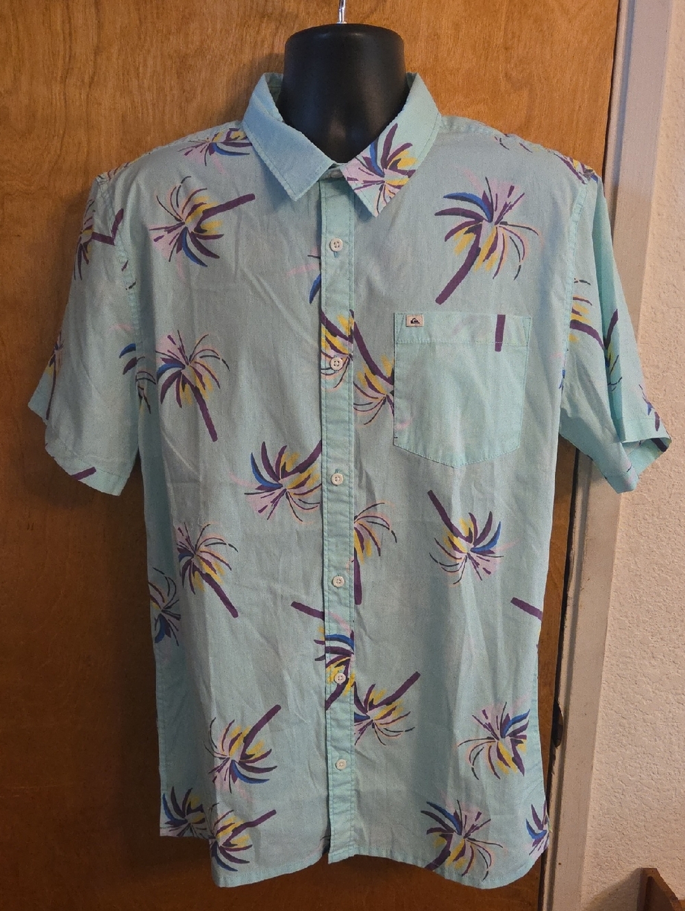 NWT Quiksilver Men's Royal Palms Short‎ Sleeve Button Down Shirt Size Large